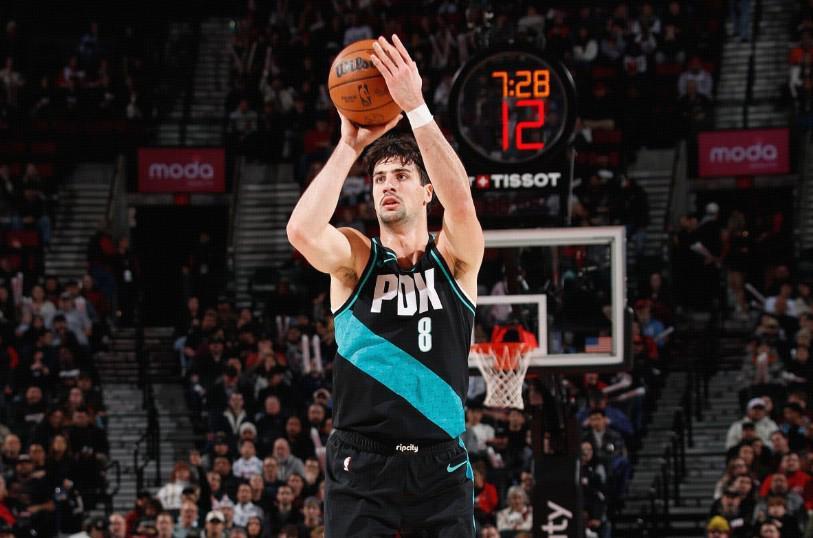 官方:阿夫迪亚背伤复发,提前退出对阵热火的比赛